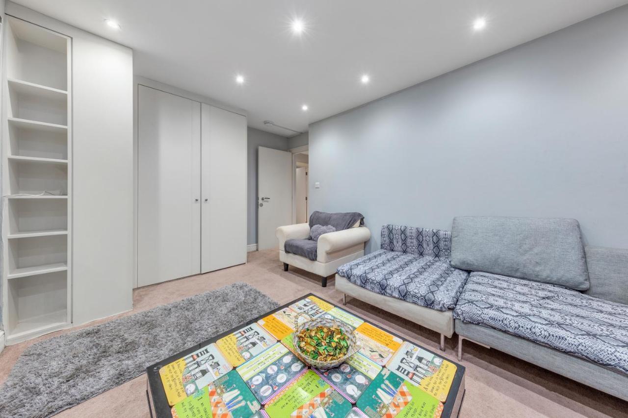 Elegant And Chic 2-Bedroom Basement Apartment In Paddington Londres Exterior foto